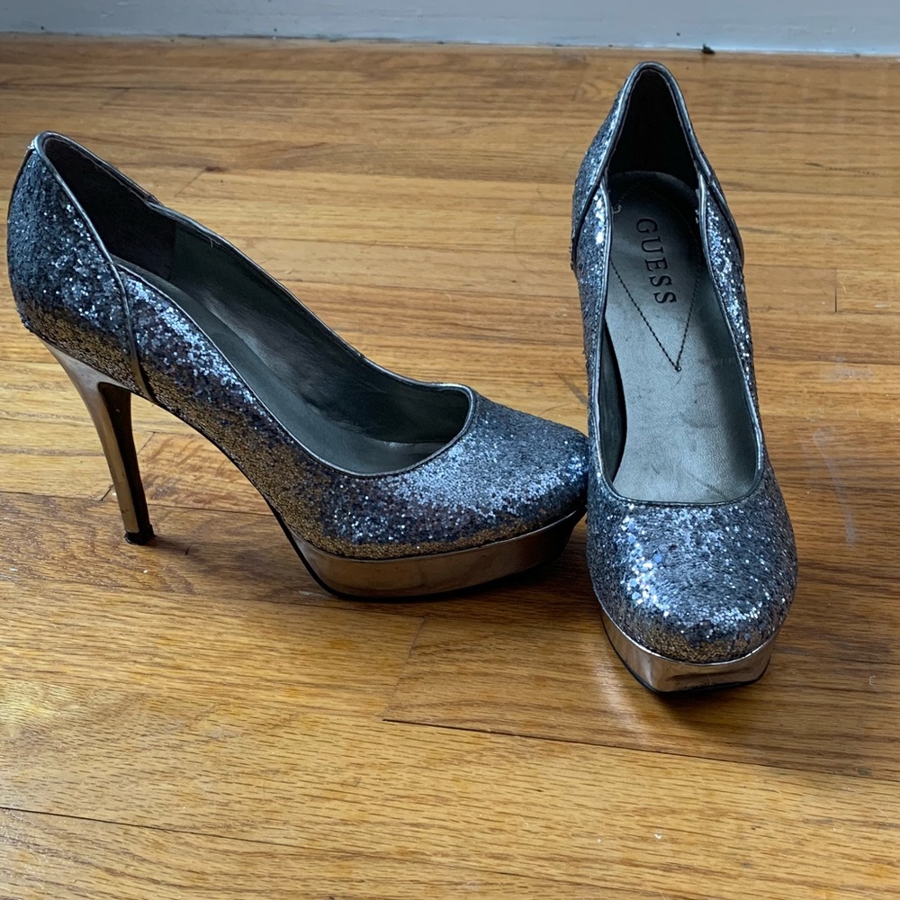 Sparkly guess pumps✨